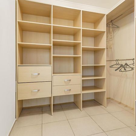 Deribasivska Cozy 4-Room Apartment โอเดสซา ภายนอก รูปภาพ