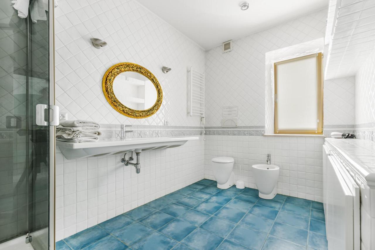 Deribasivska Cozy 4-Room Apartment โอเดสซา ภายนอก รูปภาพ