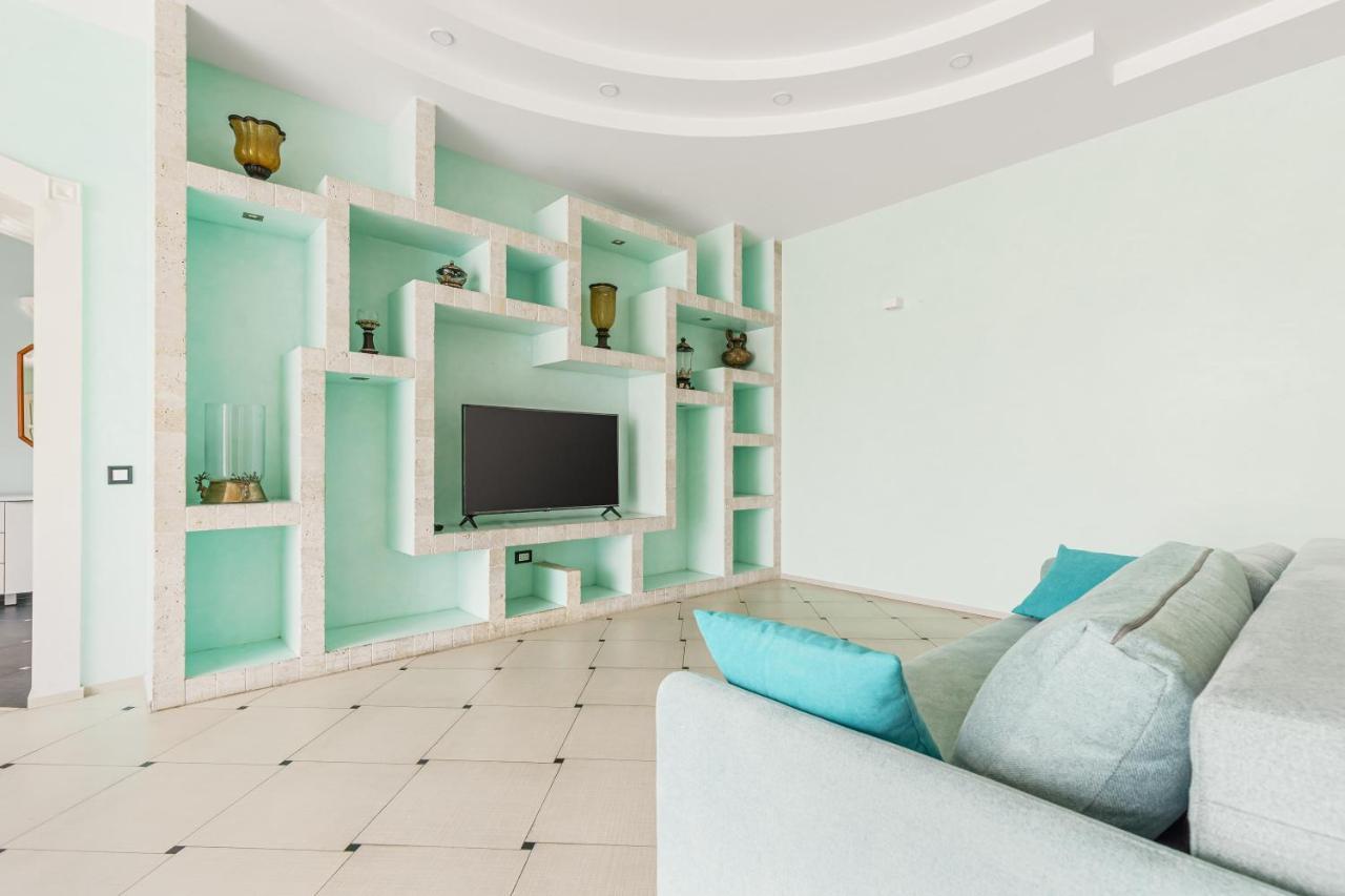 Deribasivska Cozy 4-Room Apartment โอเดสซา ภายนอก รูปภาพ