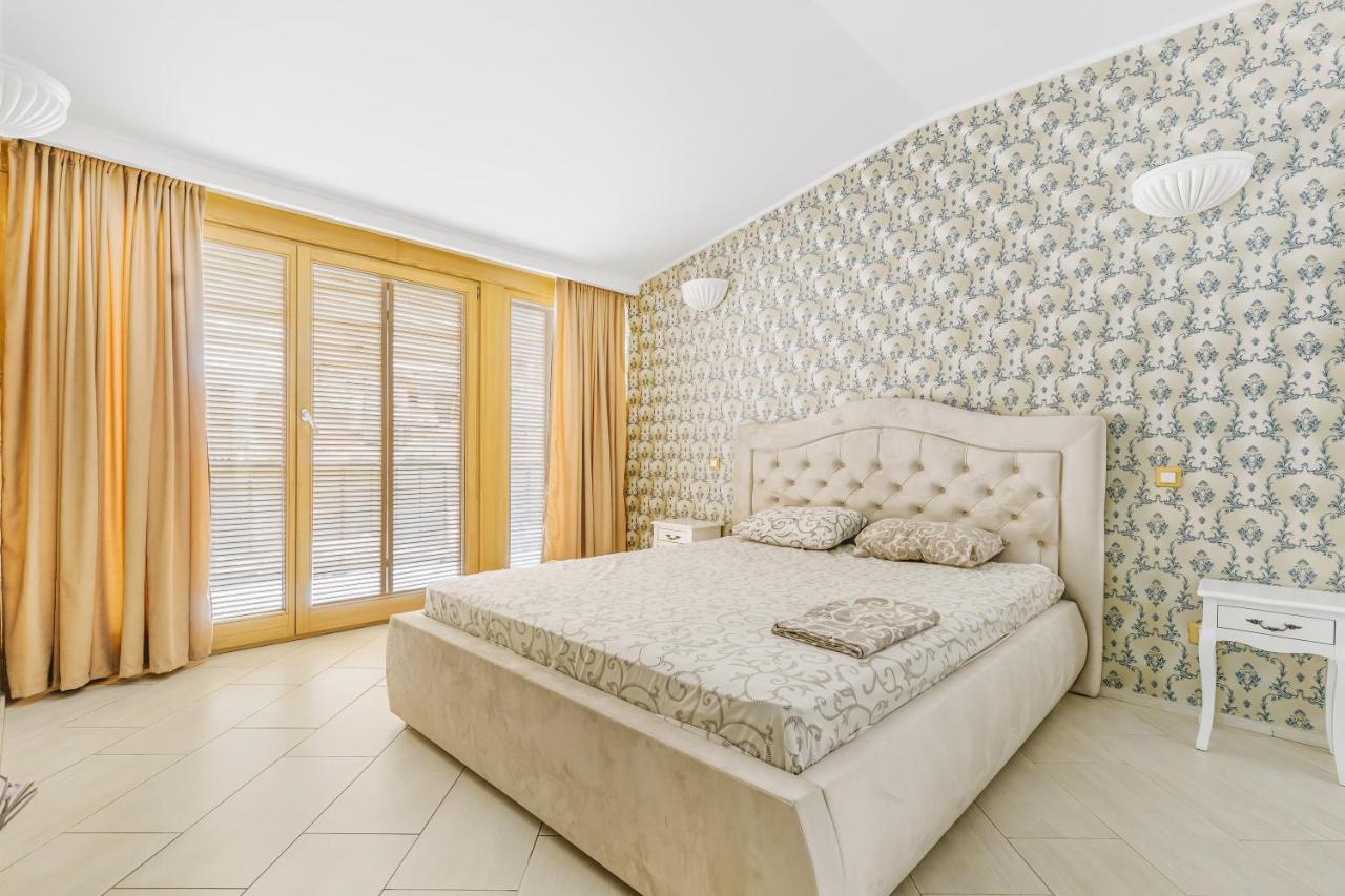 Deribasivska Cozy 4-Room Apartment โอเดสซา ภายนอก รูปภาพ