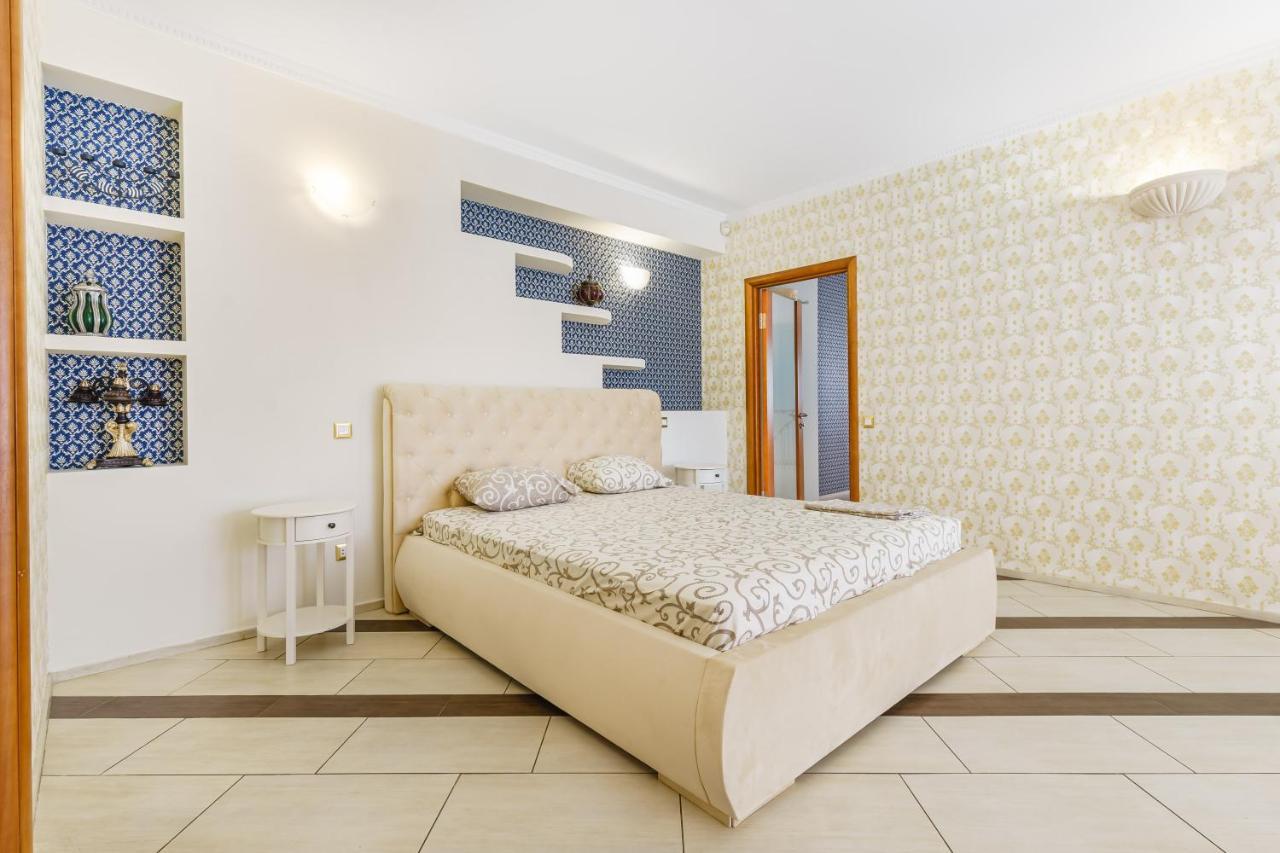 Deribasivska Cozy 4-Room Apartment โอเดสซา ภายนอก รูปภาพ